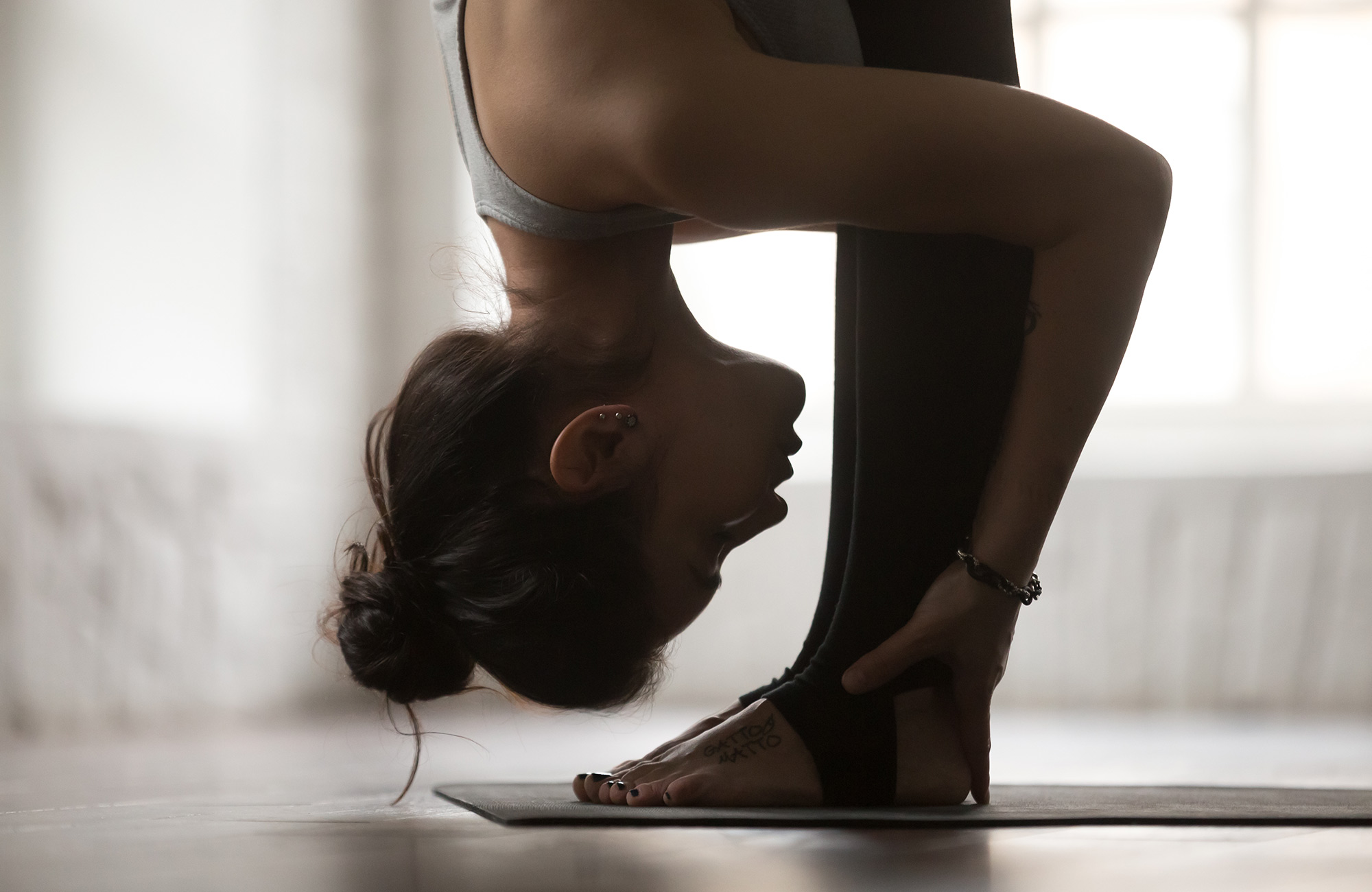 yoga-pose-girls-indoors-cover