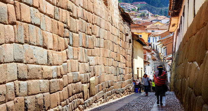 cuzco-peru-narrow-street-cover