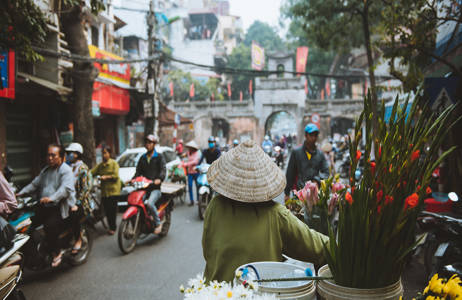 Tutustu Hanoin vilkkaisiin katuihin Vietnamin reissulla