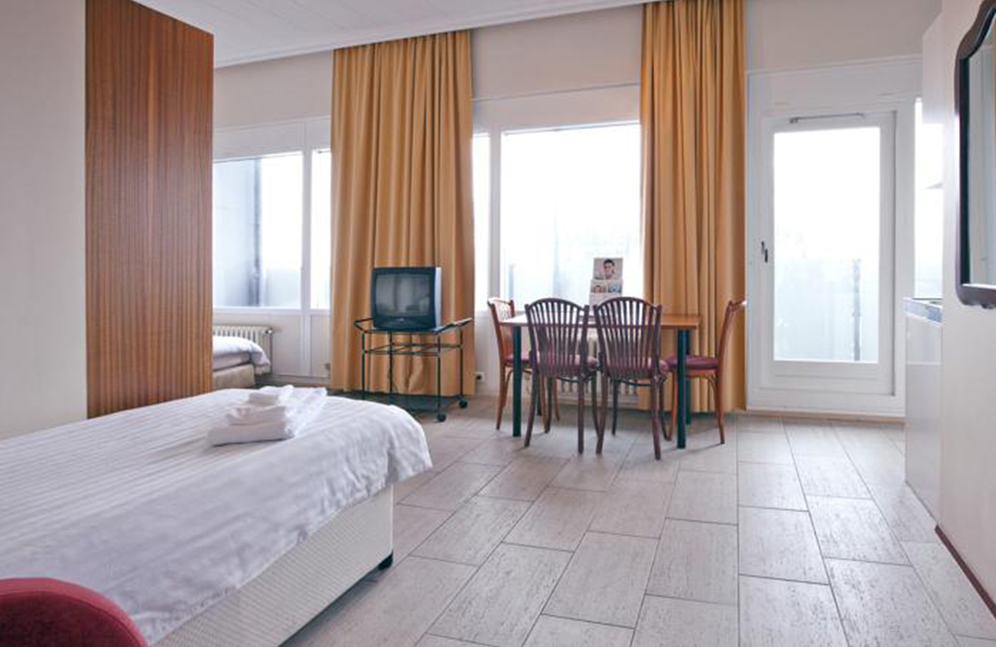 Opintomatka Reykjavikiin - Fosshotel Baron - KILROY