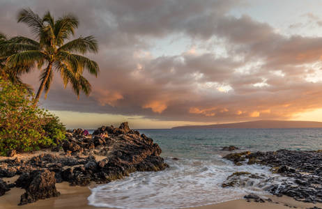 Ihastele lumoavia auringonlaskuja Havaijin matkalla - KILROY