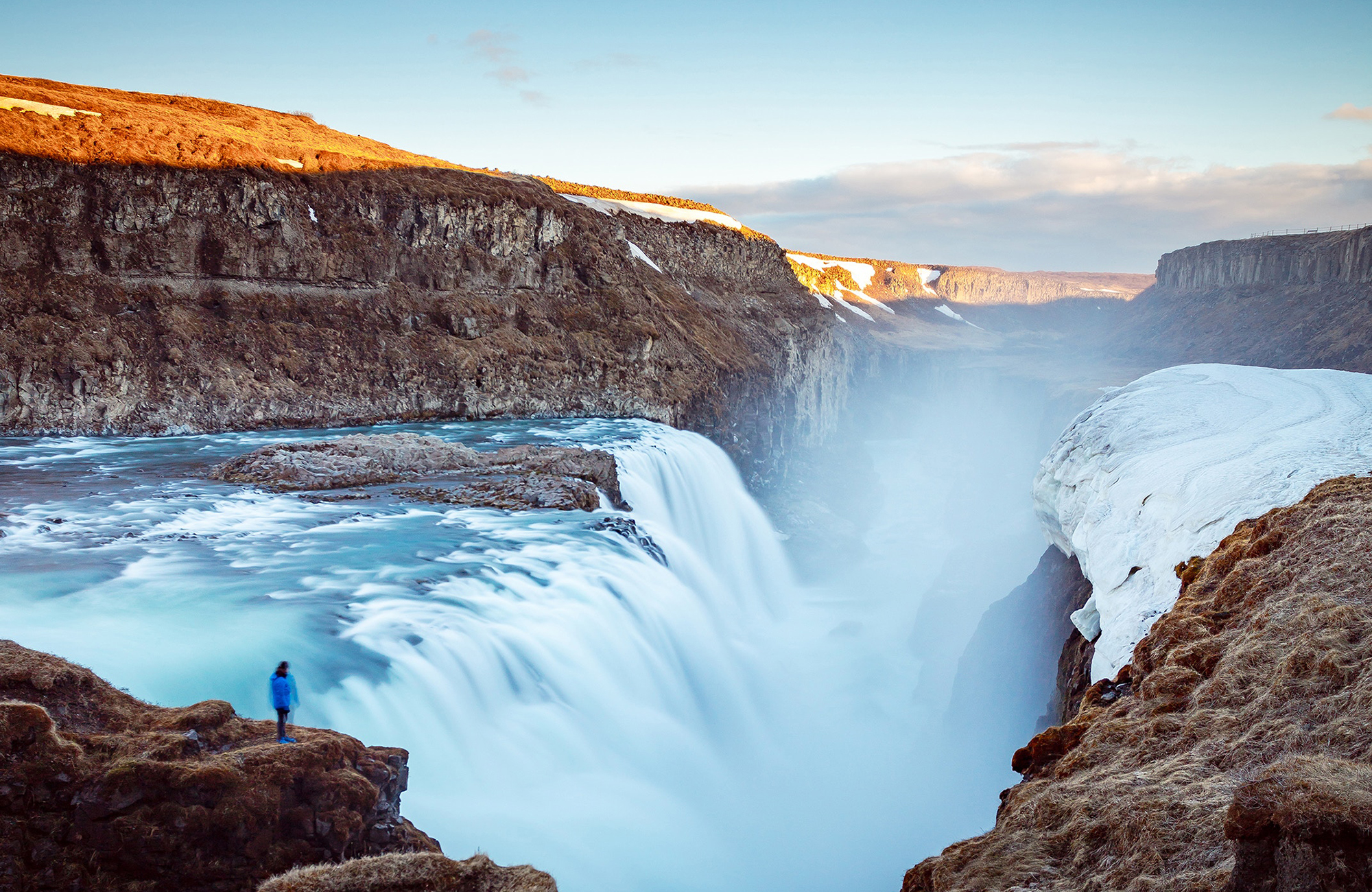 Vinkkejä Islannin vaellukselle - Vieraile näyttävillä Gullfoss Falls -putouksilla - KILROY