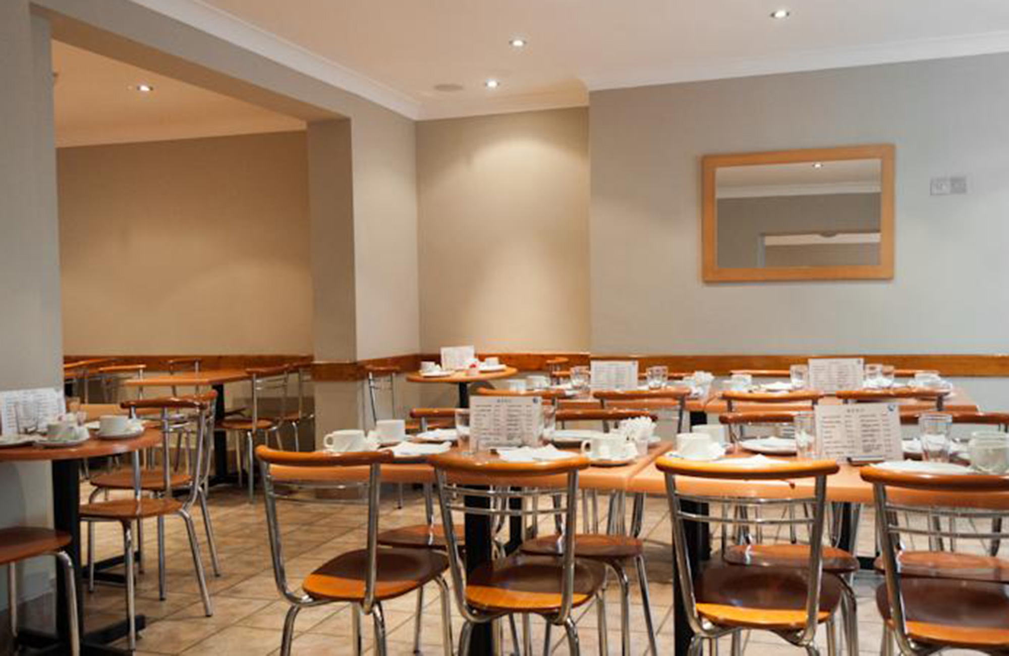 Opintomatka Lontooseen - Lords Hotel - KILROY