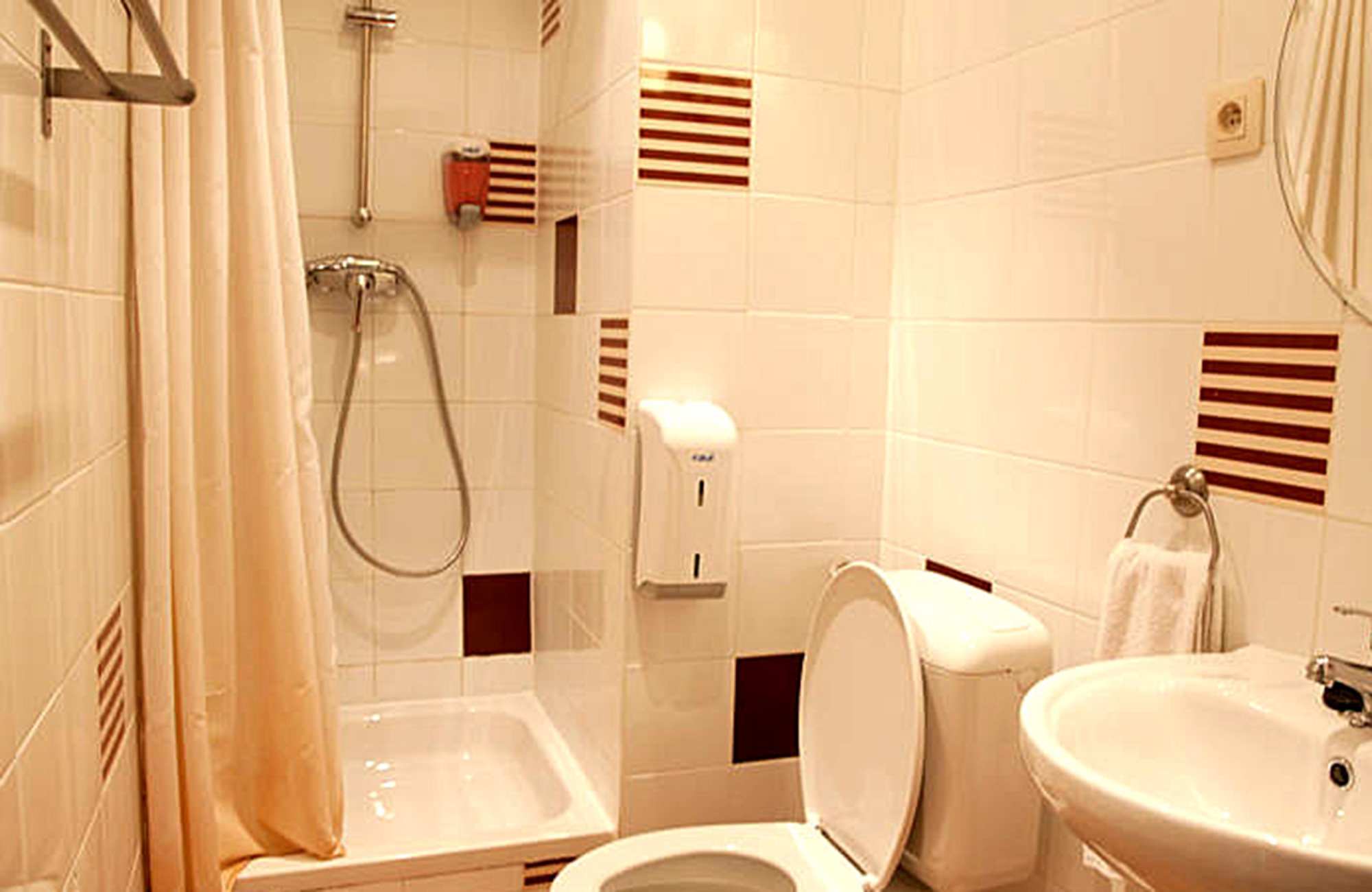 Opintomatka Brysseliin – Hotel Barry – KILROY 