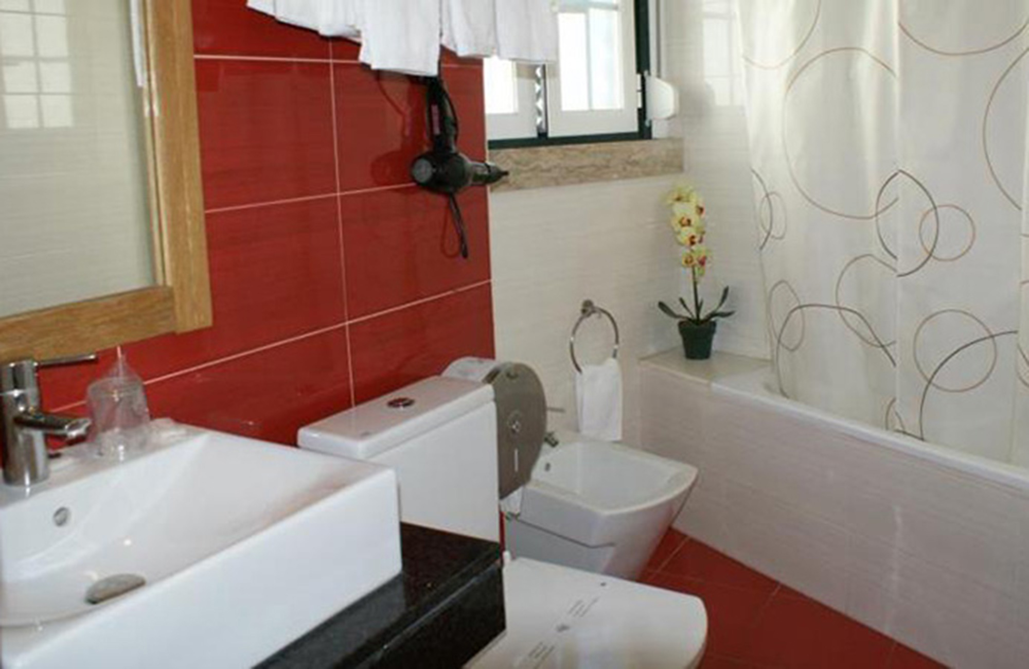 Opintomatka Lissaboniin - Hotel Alicante - KILROY