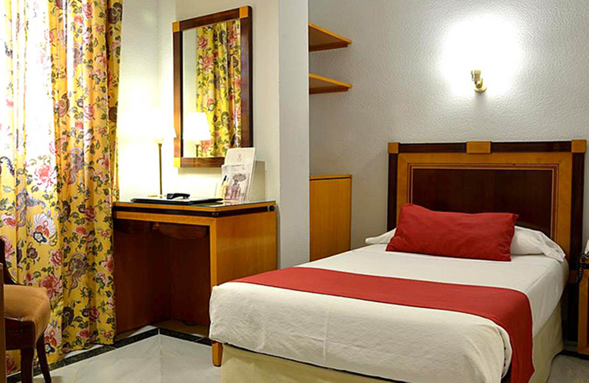 Opintomatka Malagaan - Hotel Don Curro - KILROY