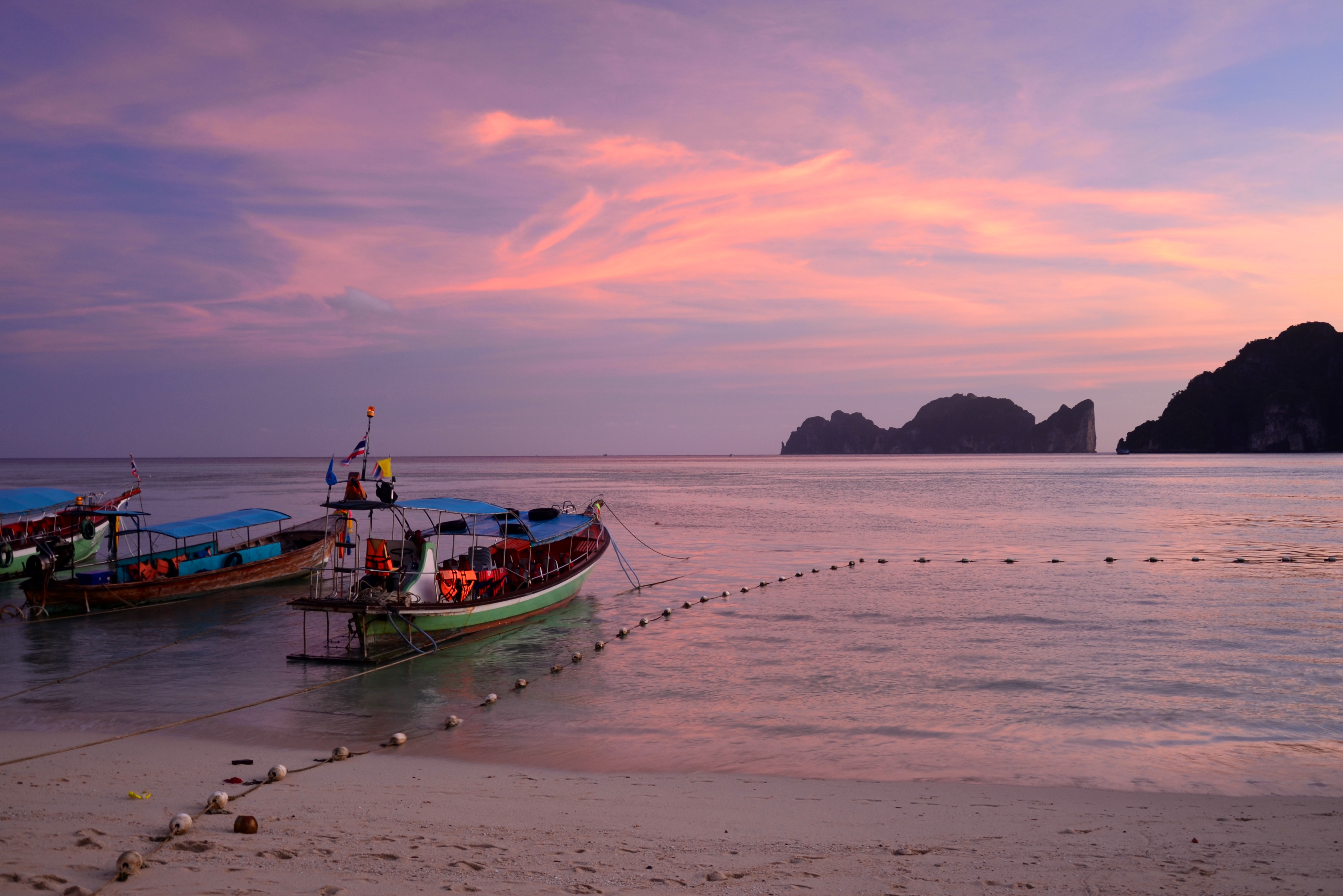 koh-phi-phi-don-thailand-beach-sunset-boat