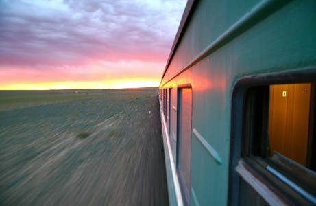 Junalla Keski-Aasian halki - Minne matkustaa heinäkuussa - KILROY
