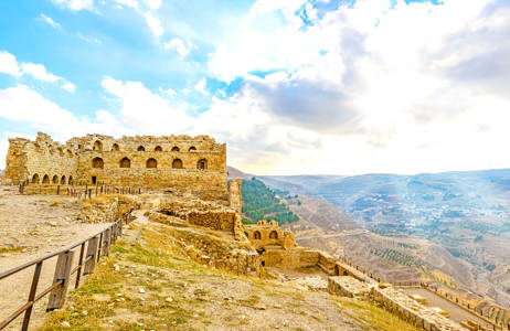Vieraile Karakin linnassa Jordanian matkalla - KILROY