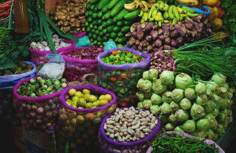 Maistele paikallisten torien tarjontaa Sri Lankan matkalla - KILROY