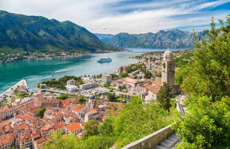 Näe upea Kotorinlahti Montenegron matkalla