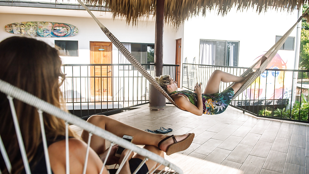 surfcamp_chalet2_1280x720