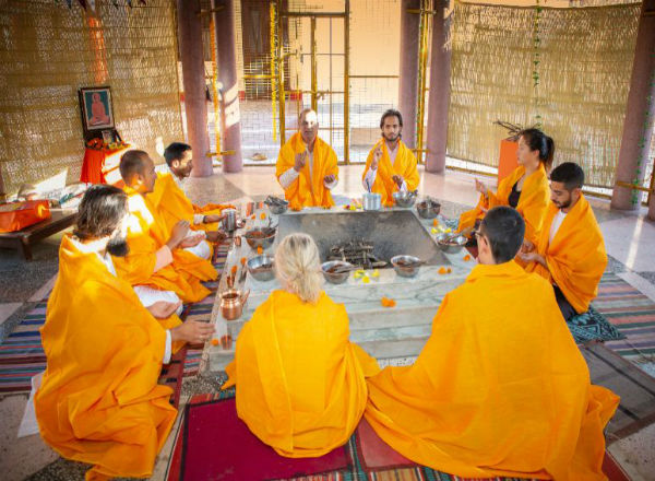 rishikesh-yoga-and-wellness-1