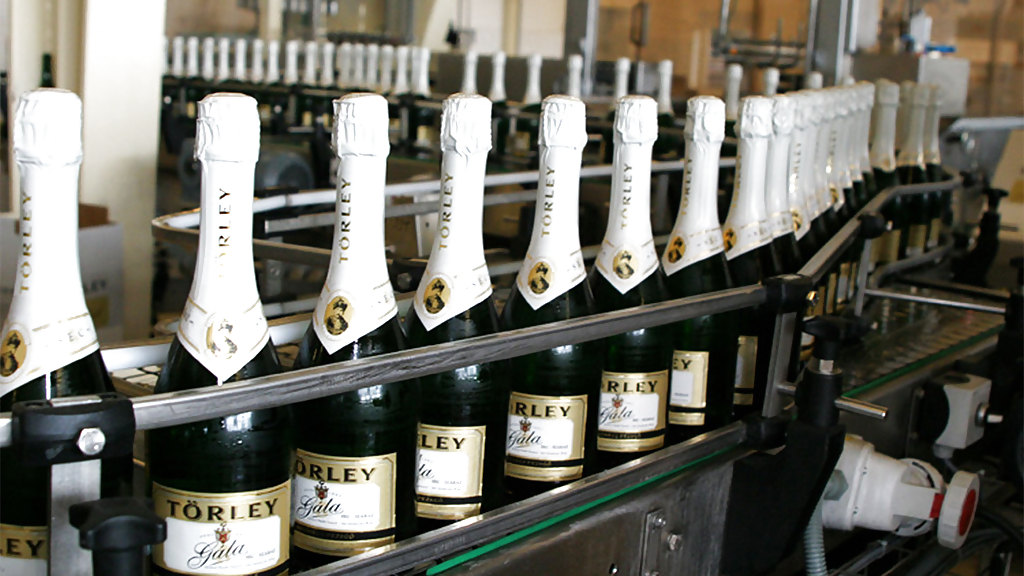 254-excalibur-hungary-budapest-visit-champagne-production-torley
